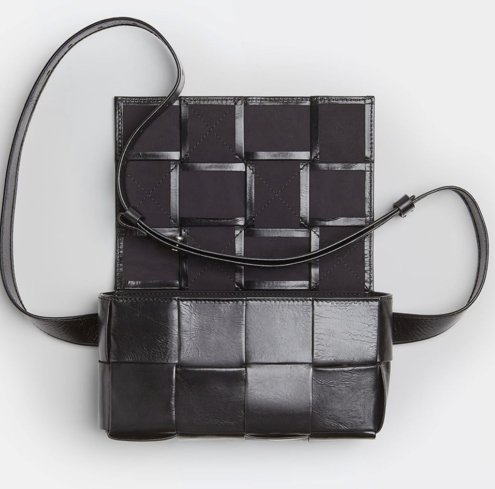 【送料関税込み】BOTTEGA VENETA イントレチャート ボディバッグ