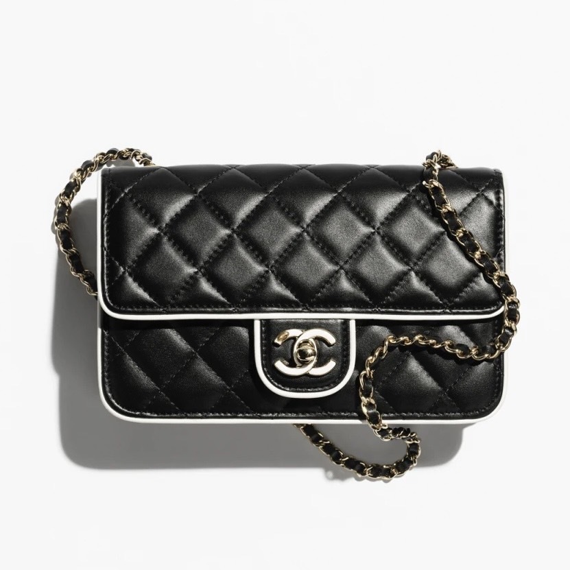 バイカラーの縁がアクセント♪【CHANEL】25P チェーンウォレット バイカラーの縁がアクセント♪【CHANEL】25P チェーンウォレット