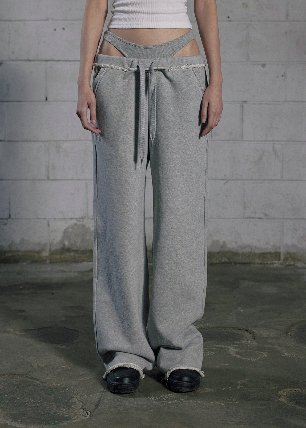 《bohemian seoul》 SCULPT SWEAT PANTS