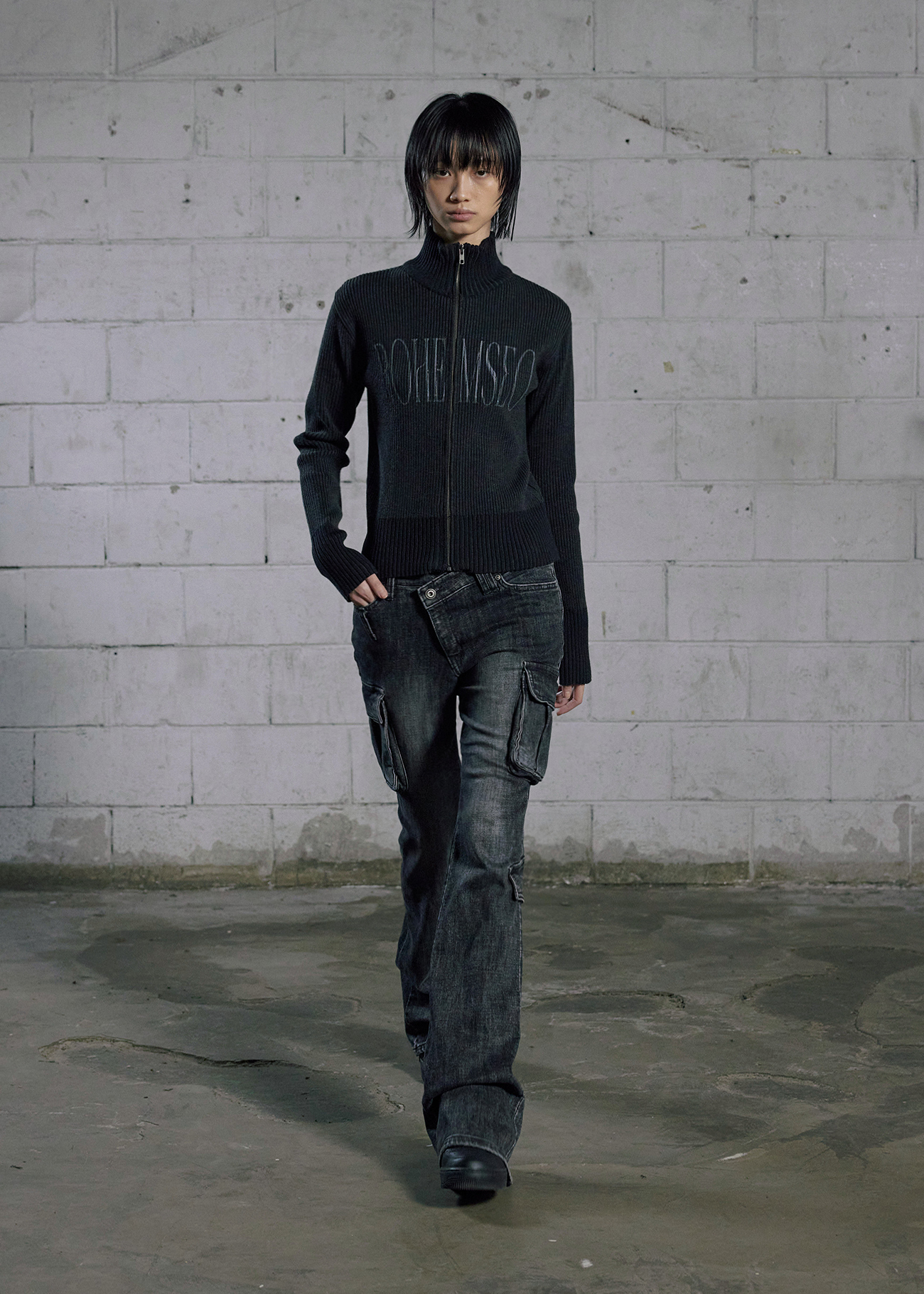 《bohemian seoul》 CROSSOVER POCKET BOOTS CUT JEANS