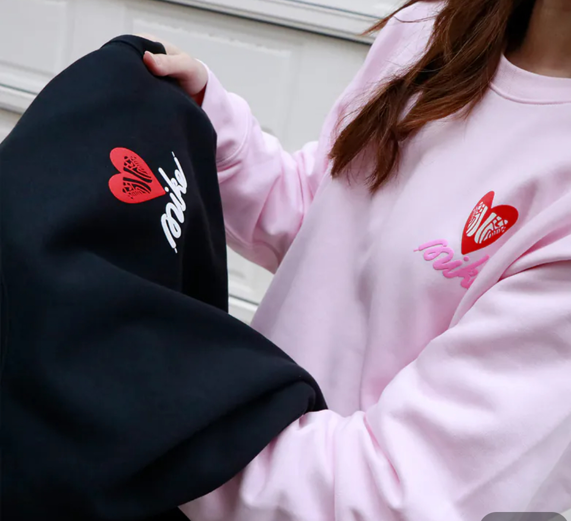 《NIKE》海外人気商品！バレンタイン限定☆ロンT ハートロゴ★