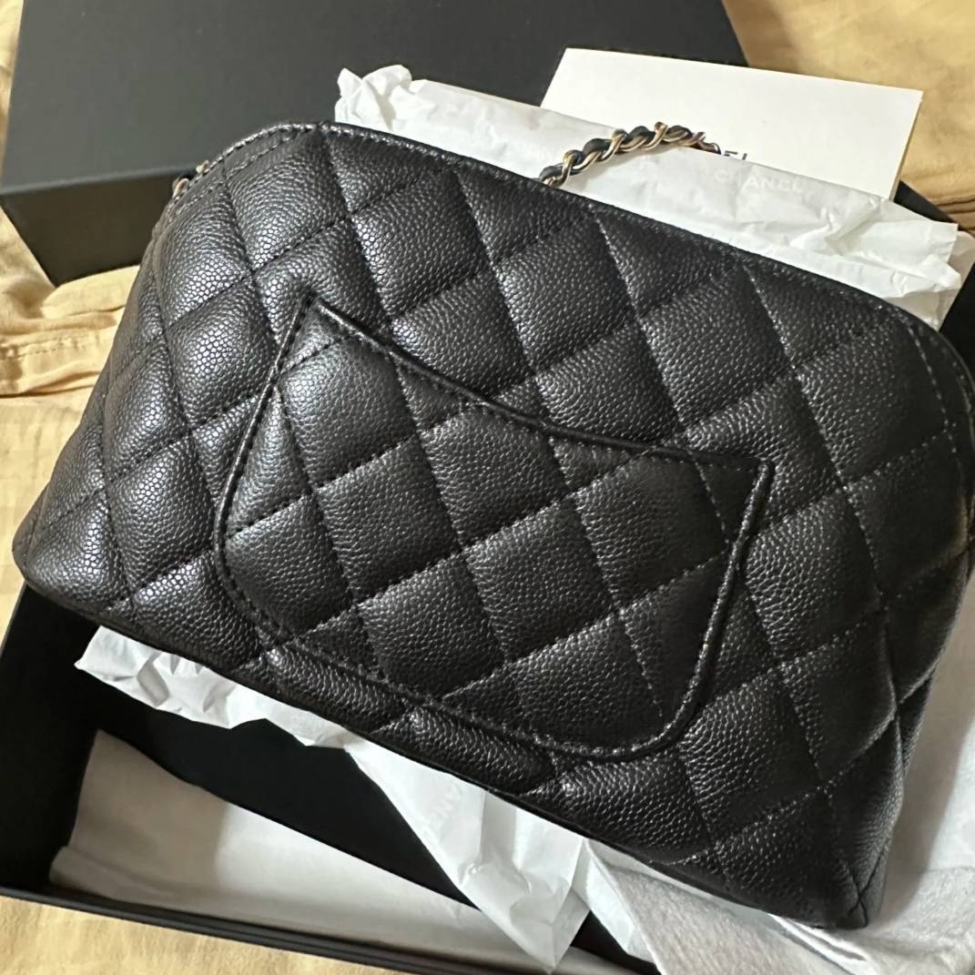 【シンプルで可愛い】 CHANEL 《チェーン クラッチ 》