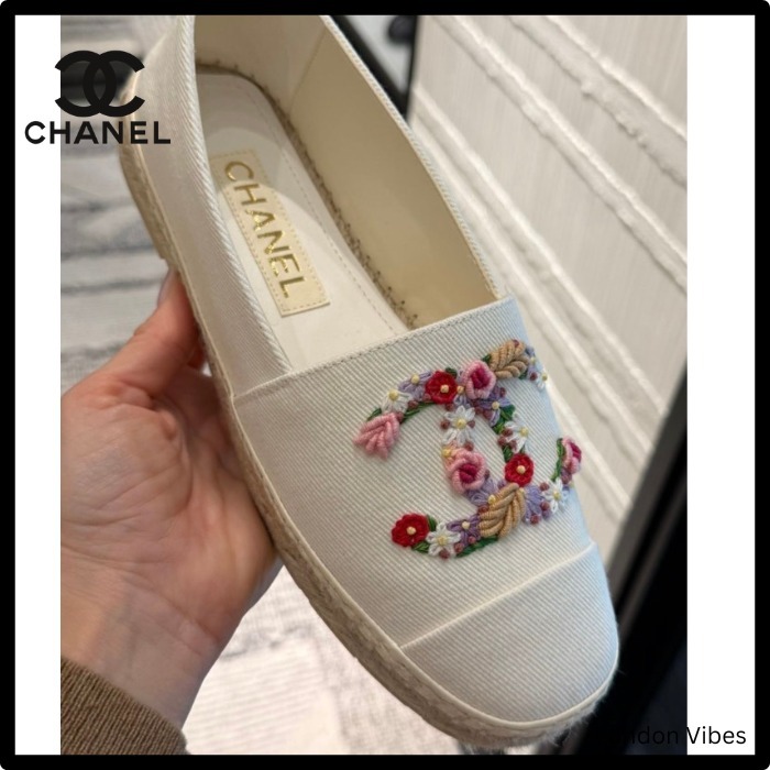 お花刺繍のCCマークが可愛い♪ CHANEL エスパドリーユ ホワイト