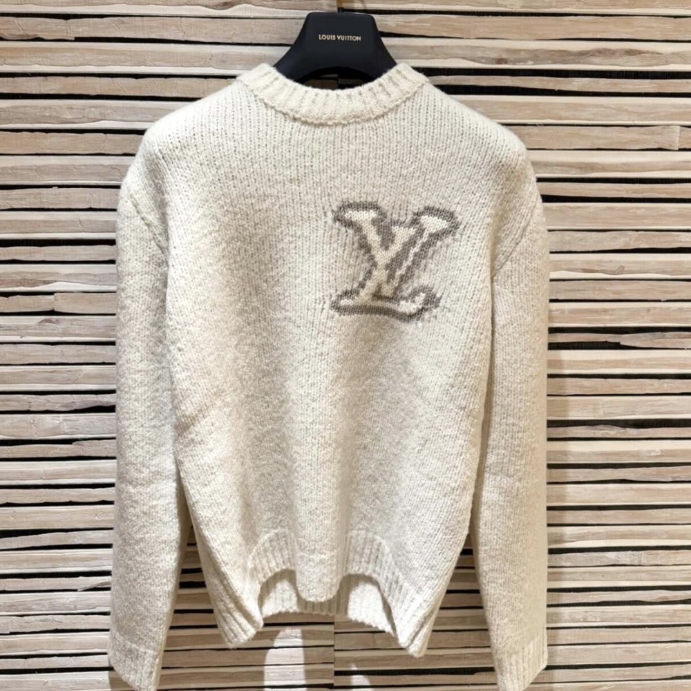 ロゴがポイント☆【LOUIS VUITTON】クルーネックセーター