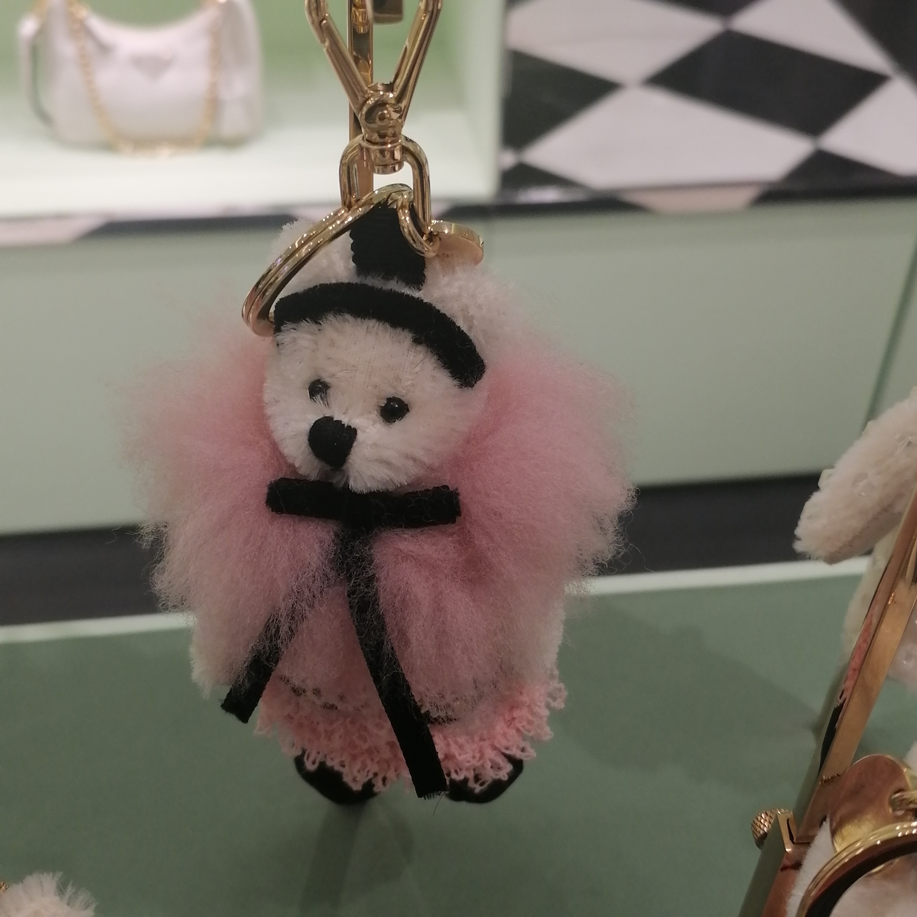 PRADA☆メタルリング付きテディベアバッグチャーム