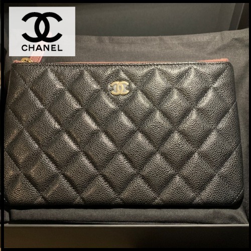 幅20cmで使いやすい♪ CHANEL スモール ジップケース ポーチ