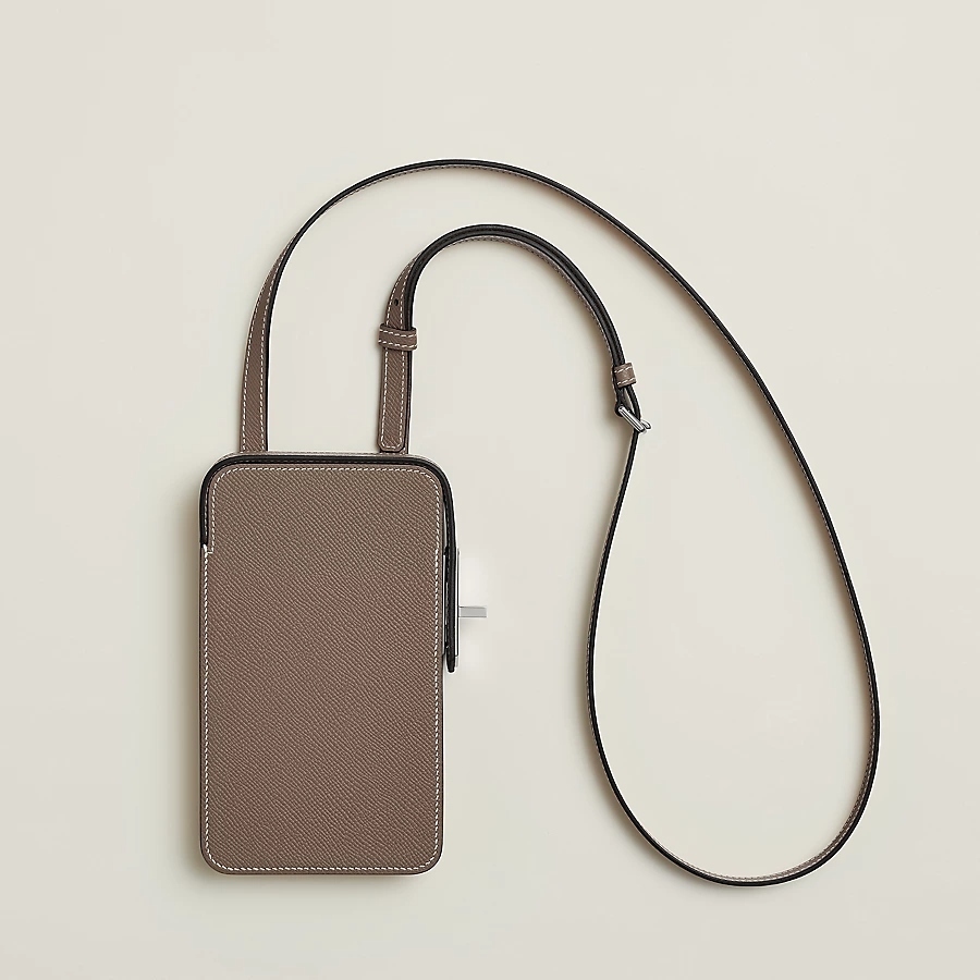 【上質な♪】 HERMES ハック・トゥ・ボックスのスマホケース 日常をエレガントに♪】HERMES 《Hac a Box》スマホケース