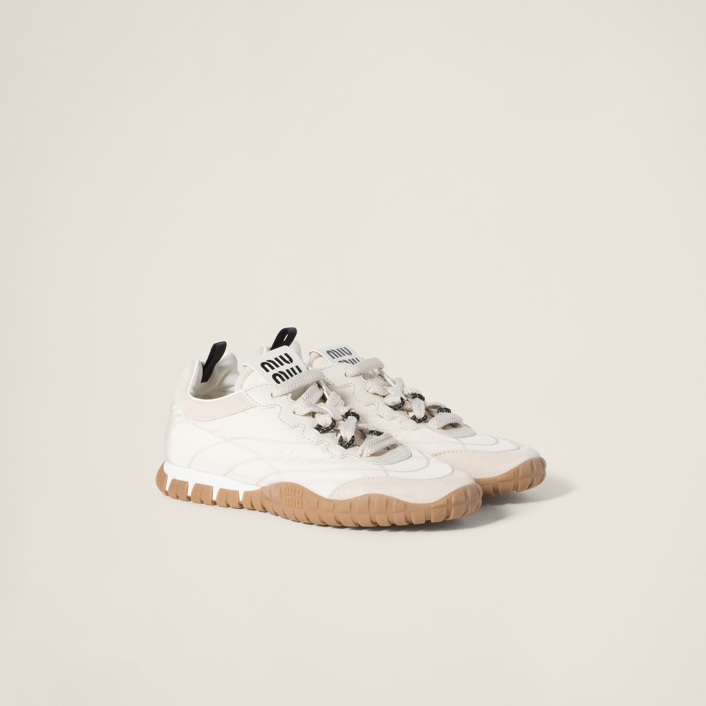 【入手困難★大人気】MiuMiu《Tyre》スエード スニーカー