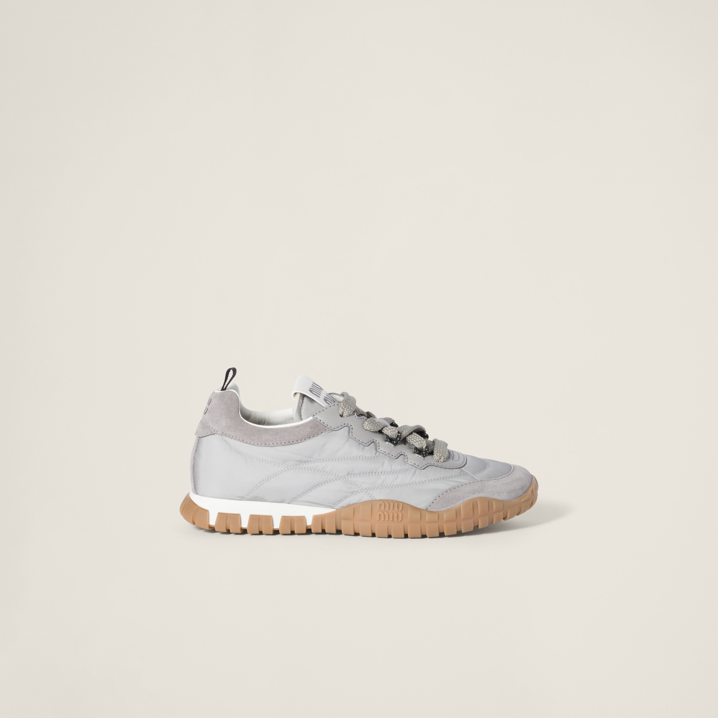 【入手困難★大人気】MiuMiu《Tyre》スエード スニーカー