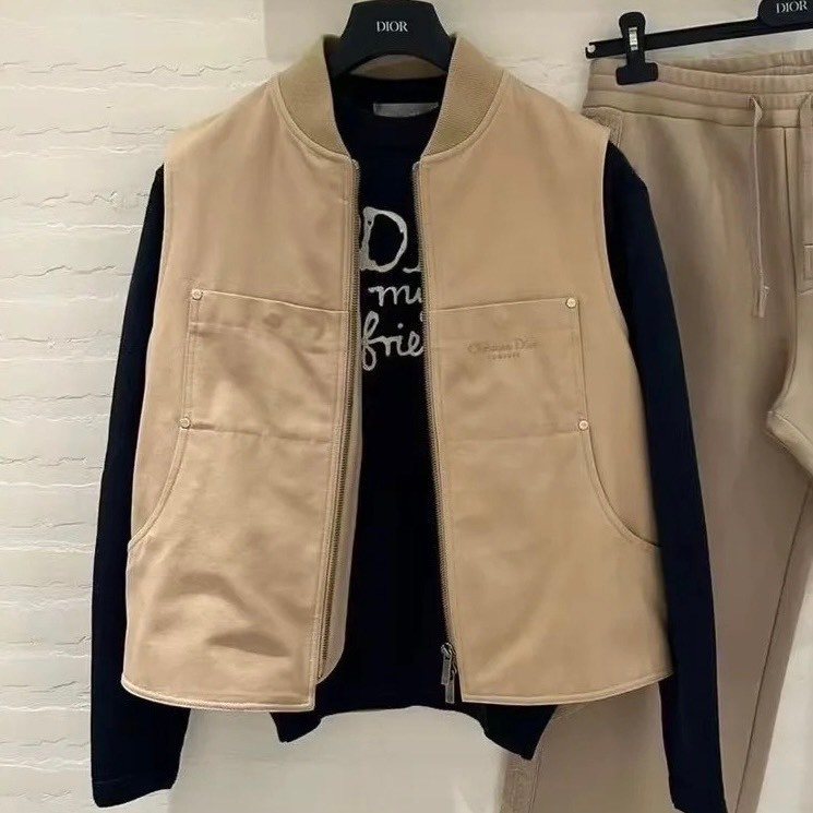 【セットで着たい♡】dior ベスト カジュアルなスタイリングに♪】Christian Dior Coutureベスト