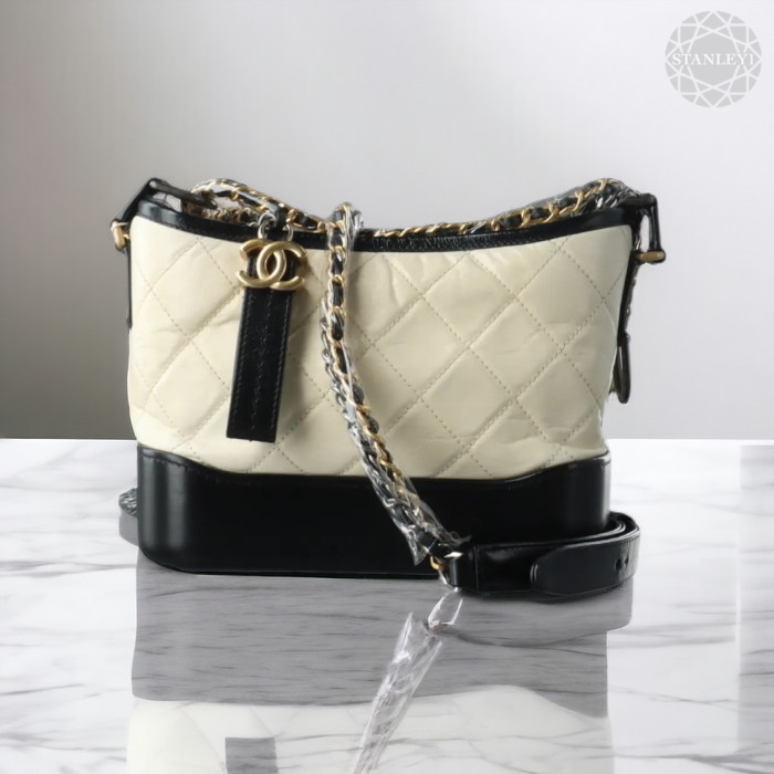 【CHANEL】GABRIELLE スモール ホーボー バッグ★カーフスキン