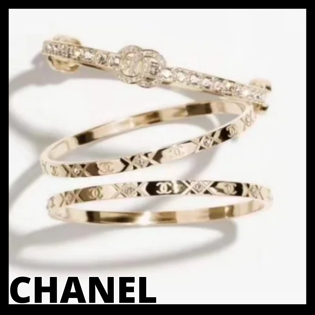 《手元を華やかに♪》CHANEL バングル CCロゴ