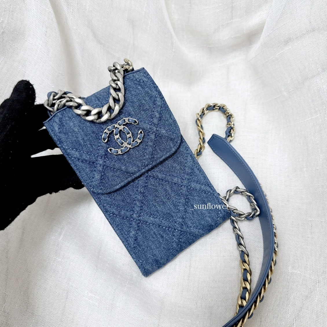 シャネル CHANEL19 スマホショルダー デニム