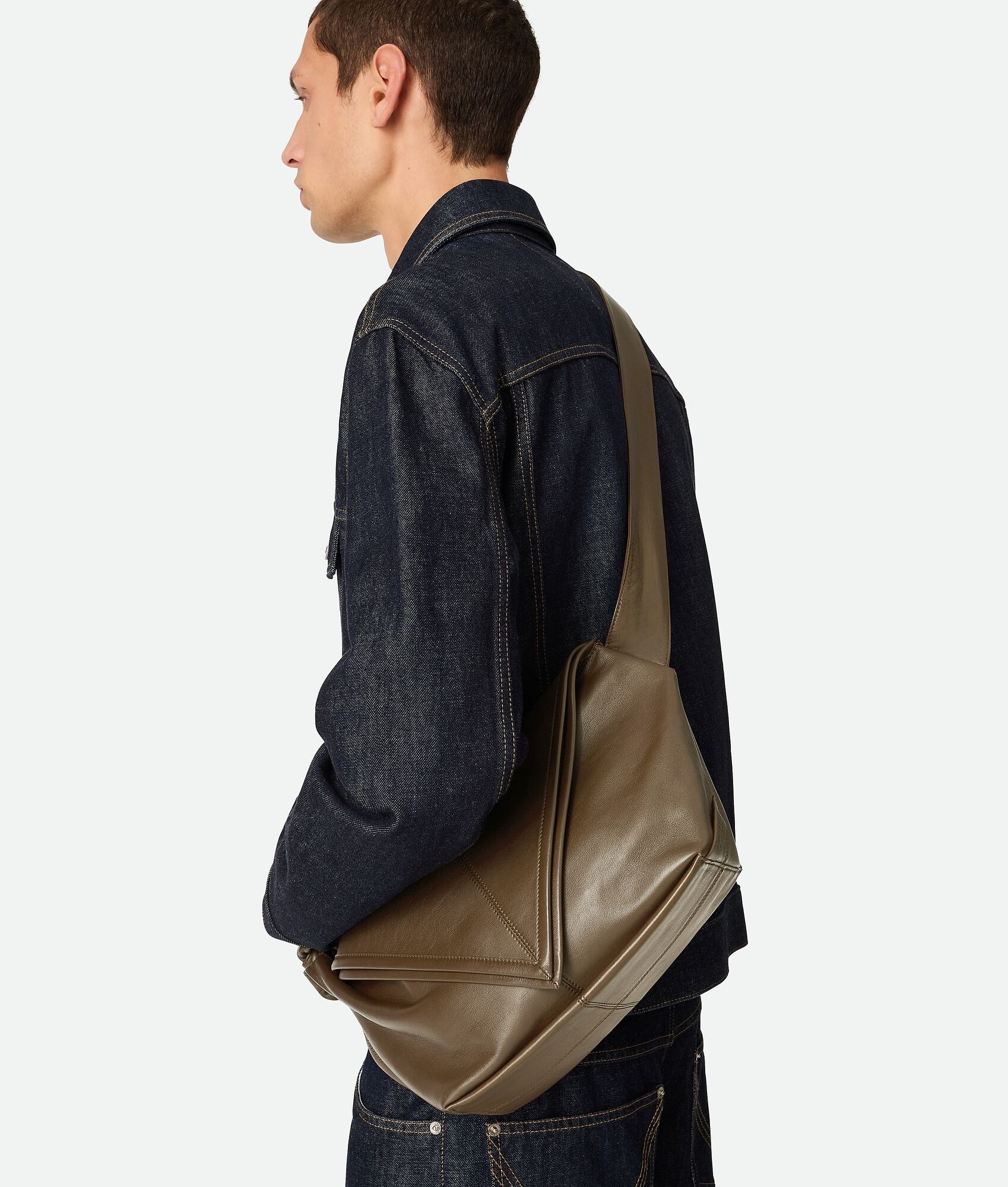【シンプル】BOTTEGA VENETA《ソーヤー スモール》バッグ