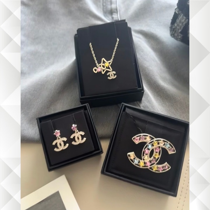 高い信頼 厚い信頼 25P【星が可愛い】CHANEL カラーストーン ネックレス CCロゴ アクセサリー