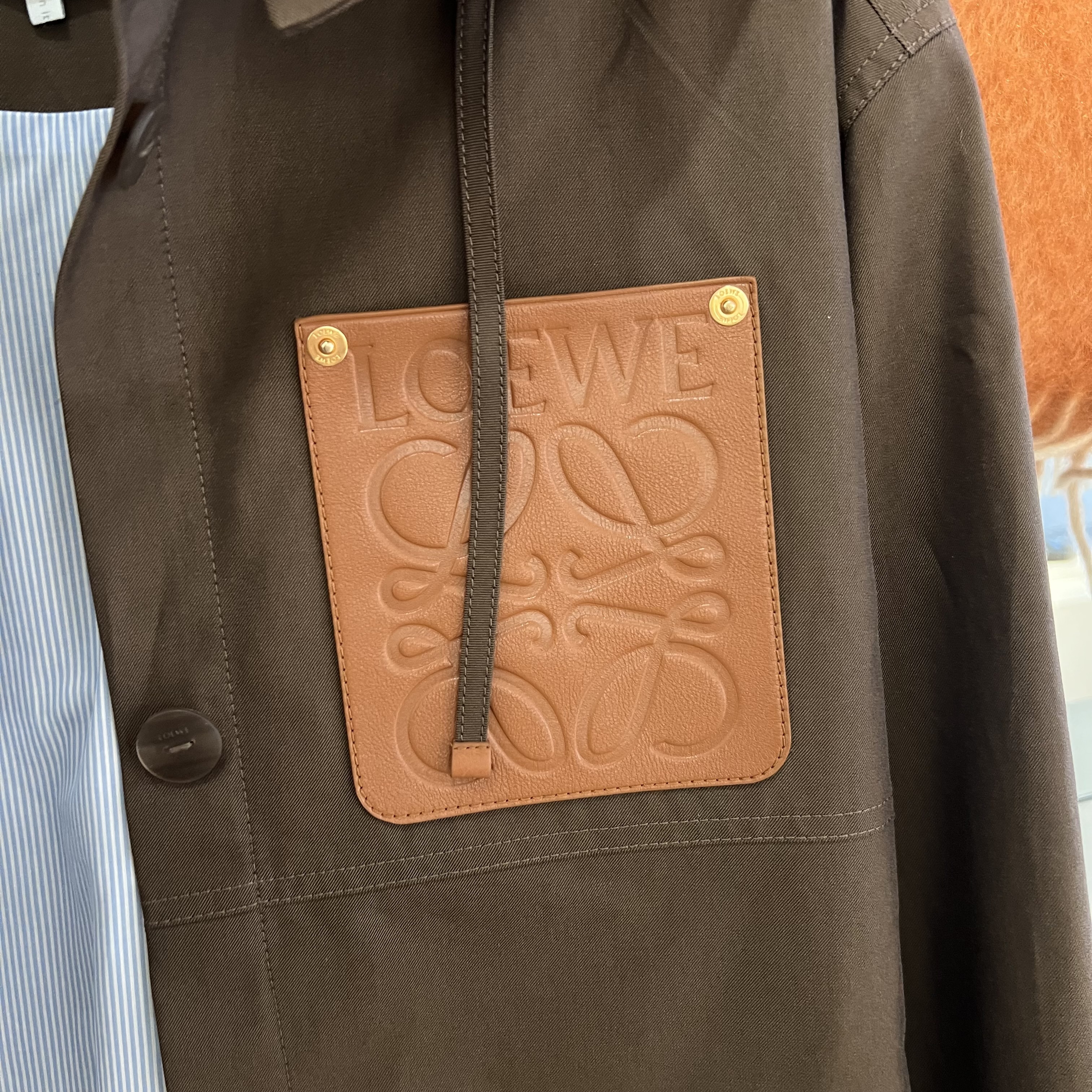 【LOEWE】限定セール!春物 アナグラムパーカ コットン100 LOEWE】限定セール!春物 アナグラムパーカ コットン100 (LOEWE