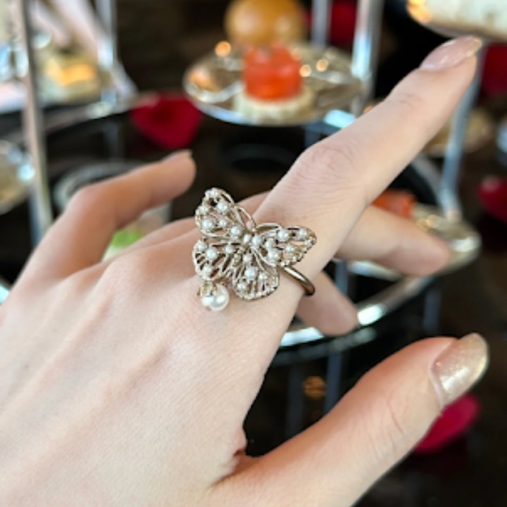 《指元華やかに♡》DIOR リング