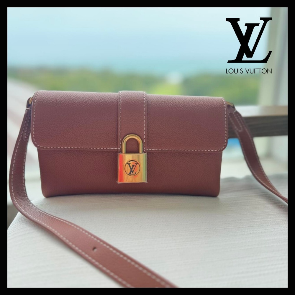 【コーデに彩を♪】 Louis Vuitton★ショルダーバッグ