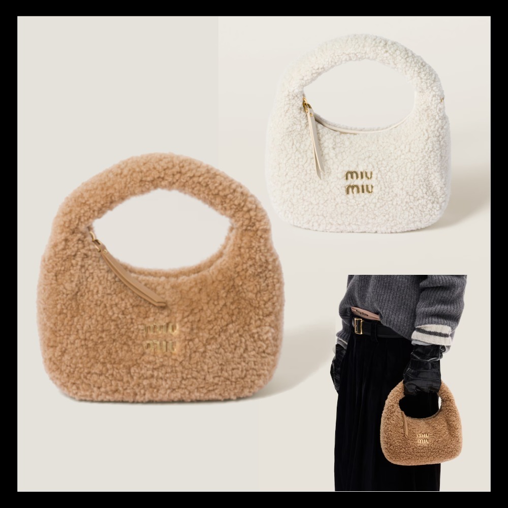 【MiuMiu】Wander shearling hobo bag