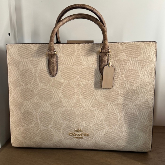 【COACH】マギー トートバッグ ・ シグネチャー柄
