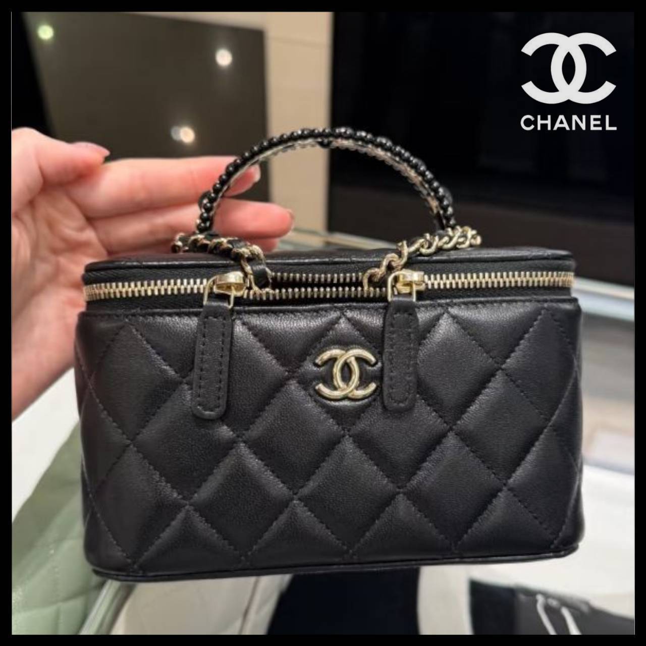 国内発送【可愛い差し色がエレガント】CHANEL ヴァニティケース