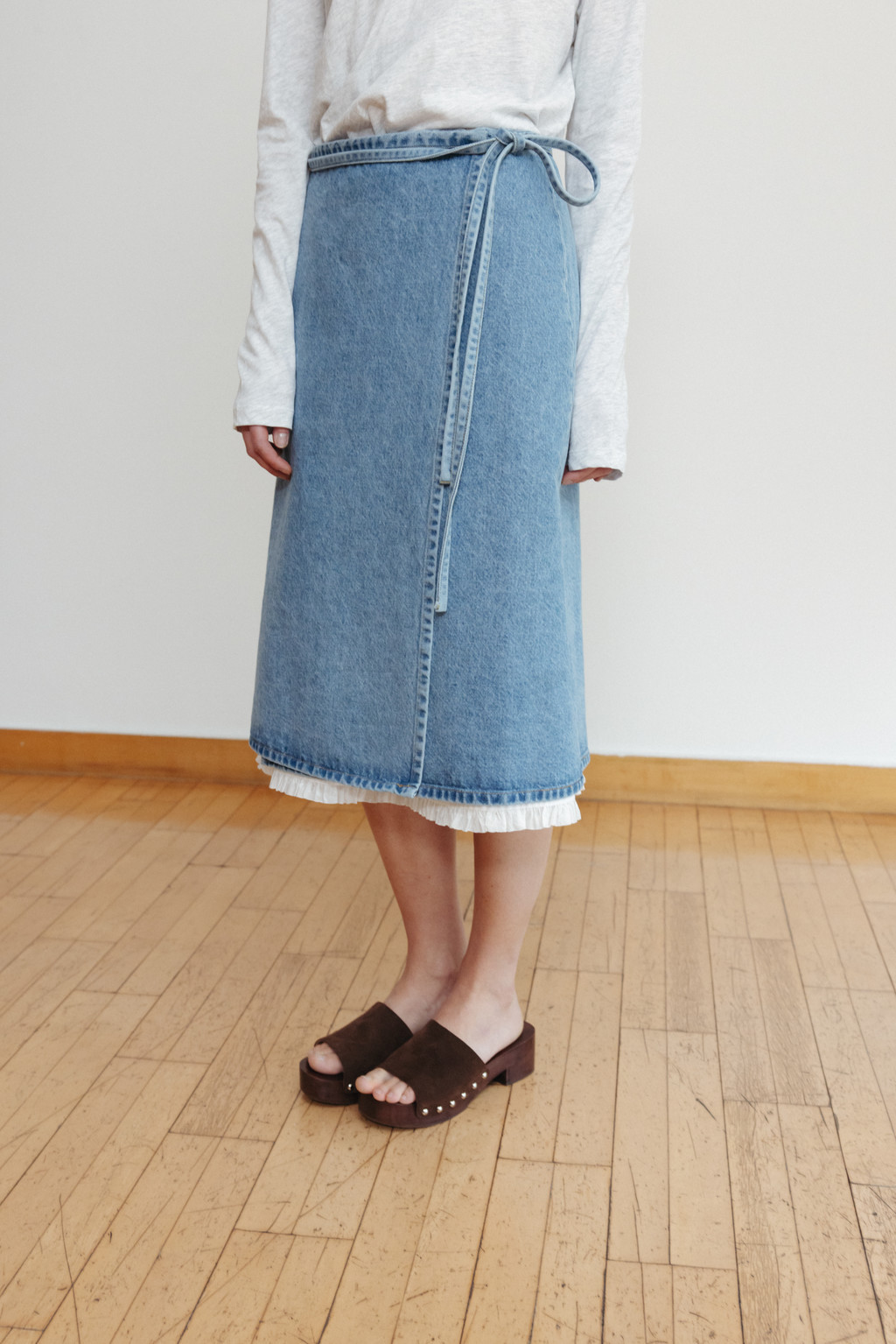 [MONOHA] / ☆ 25SS Blue denim wrap skirt / Blue