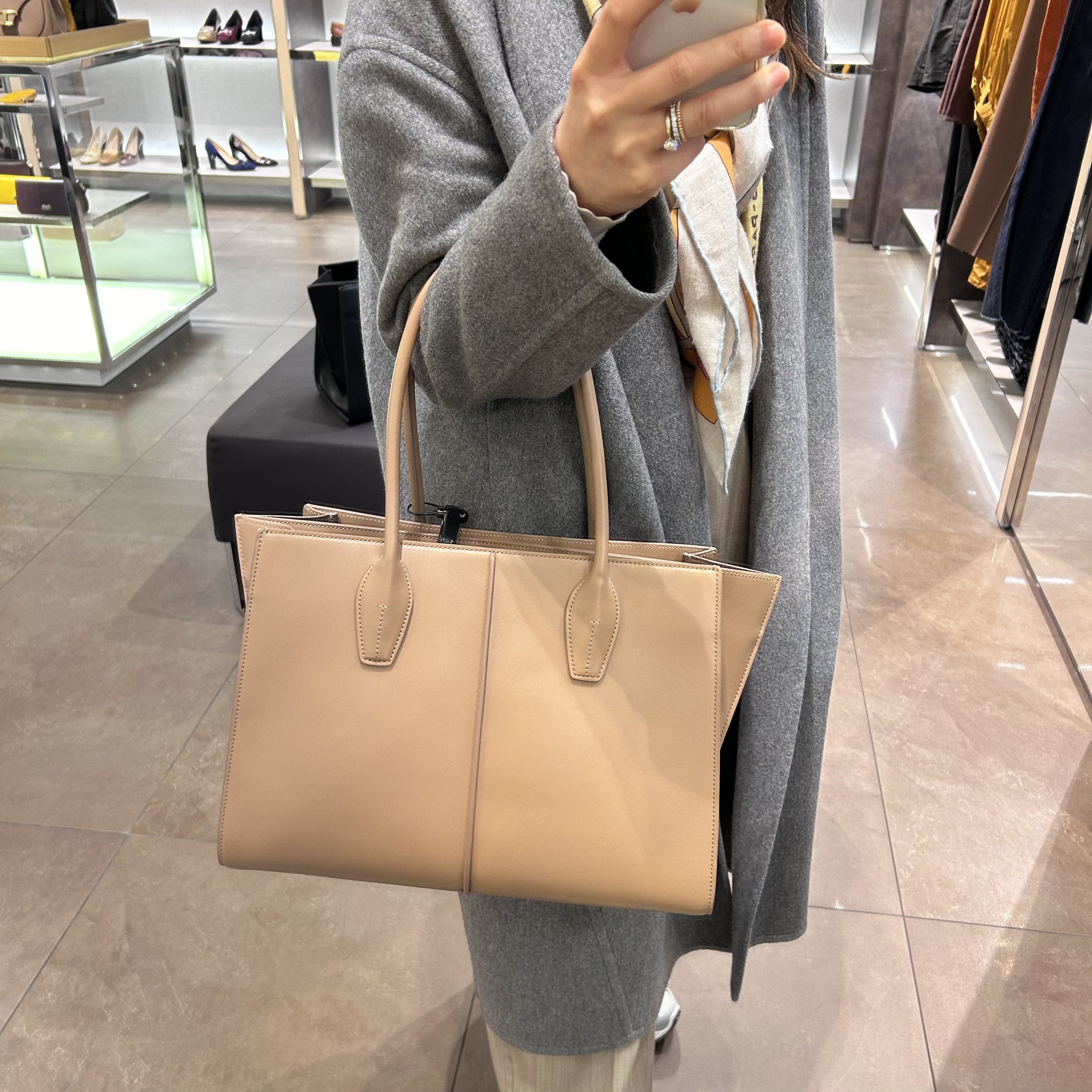 【VIPセールでアイコン】Tod'sタイムレスショルダートート