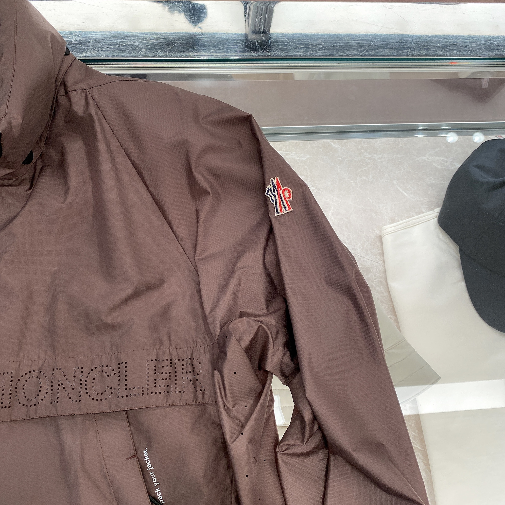MONCLER GRENOBLE Negaraウインドブレーカー 関税込 ☆関税込☆MONCLER GRENOBLE NEGARA ウインドブレーカー