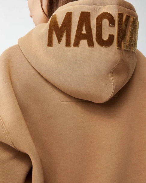 フードのボリューム・ロゴがスタイリッシュ《MACKAGE》 KRYS-R