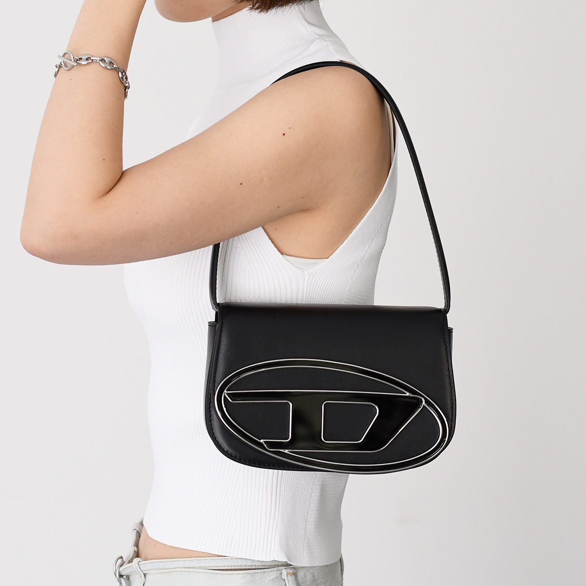 【国内即発】DIESEL 1DR ワンダー レザーショルダーバッグ