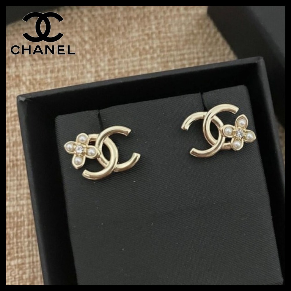 海外ブランドアウトレット通 花モチーフで耳元に華やぎを☆】CHANEL ピアス CCロゴ アクセサリー