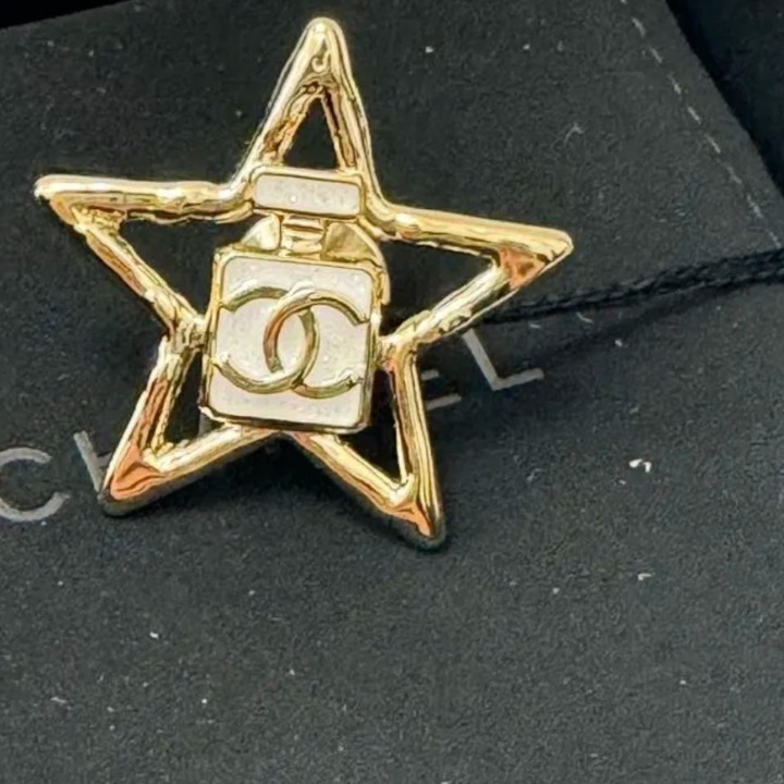 《星モチーフ★》CHANEL ブローチ