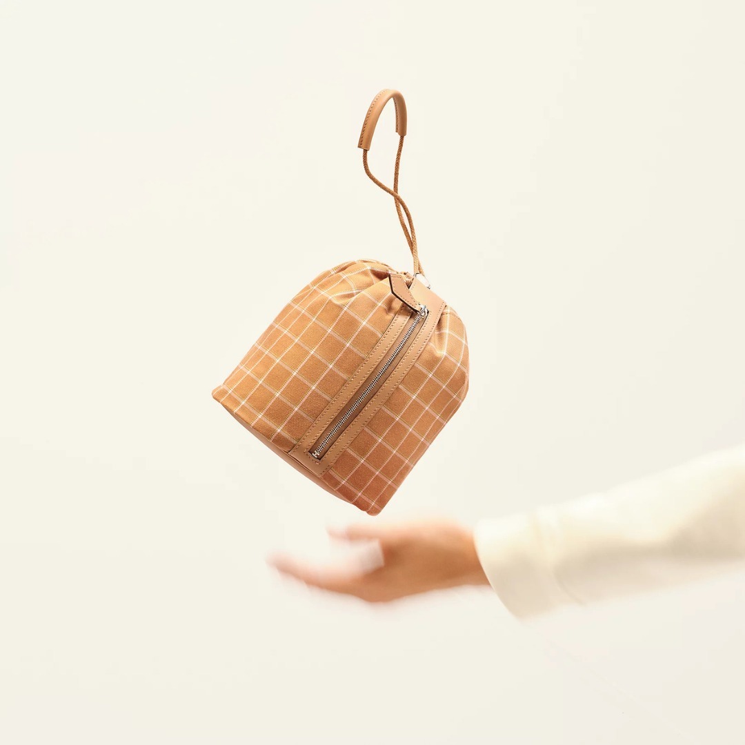 【コロッと巾着型が可愛い♪】エルメス★Trek-H ハンドバッグ コロッと巾着型が可愛い】HERMES☆Trek-H コスメ ハンドバッグ