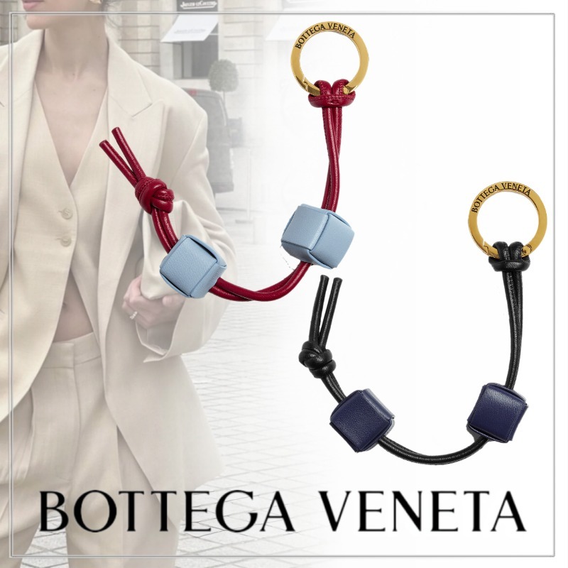大注目 BOTTEGA VENETA◆カーフスキン キューブ キーリング ロゴ