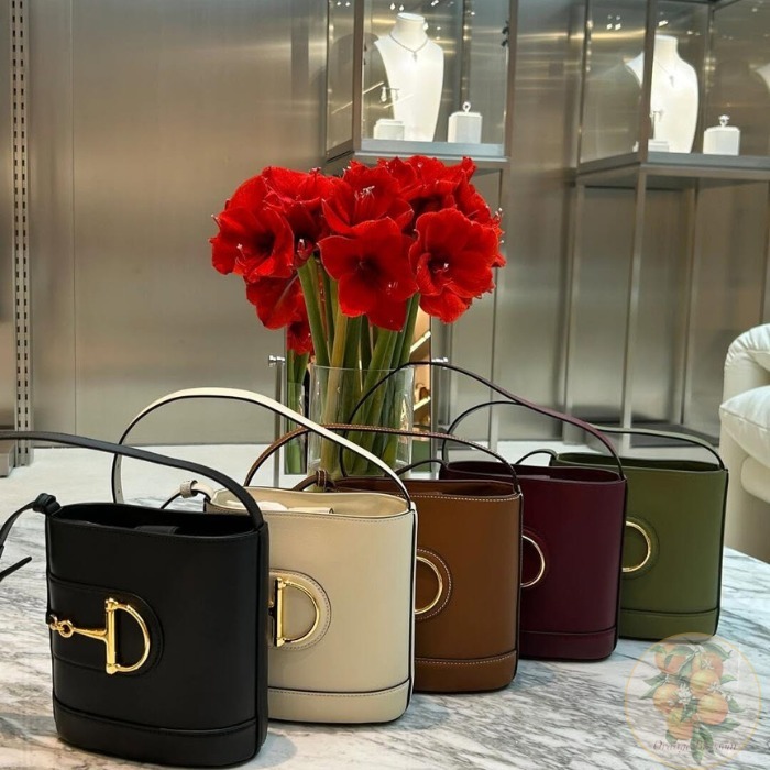 新作♪5色よりお選びいただけます【GUCCI】73 Mini Bucket bag