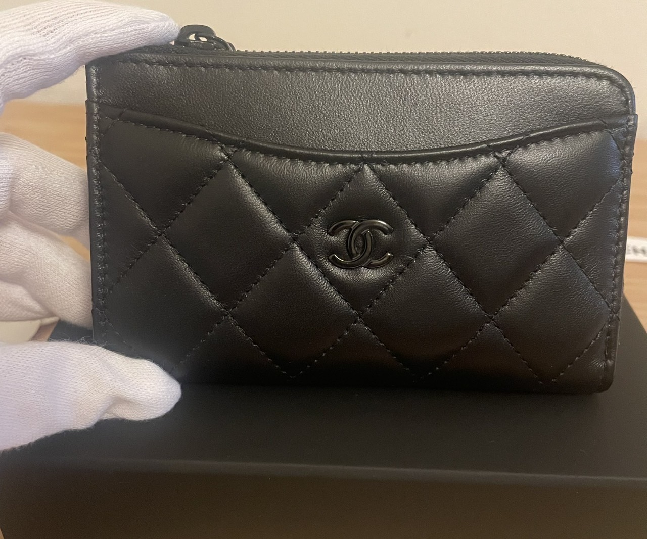 《CHANEL》クラシックジップカードケース ソーブラック so black