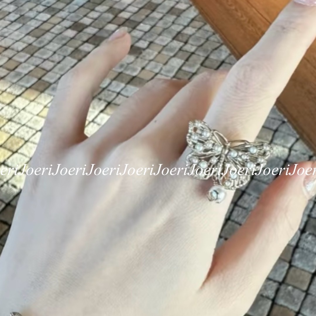 【コーデのアクセントに♪】DIOR リング コーデのアクセントに♪】DIOR リング