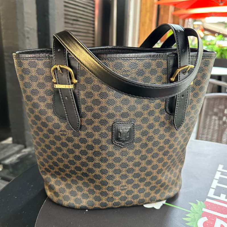 国内発送★GIVENCHY★ロゴ サック ラッキー ロック バッグ 国内発送☆GIVENCHY☆ロゴ サック ラッキー ロック バッグ