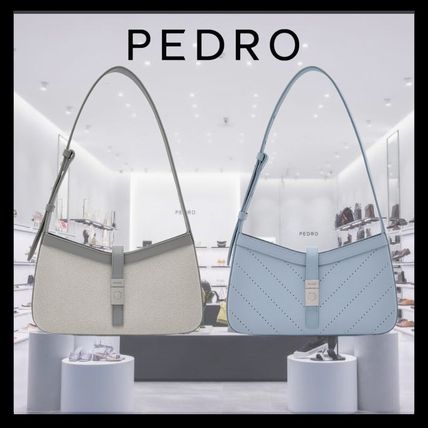 日本未上陸【PEDRO】ロゴ レザーショルダーバッグ ★送料関税込 PEDRO【日本未上陸】人気アイコンスリングバッグ♪ 本革 モダン