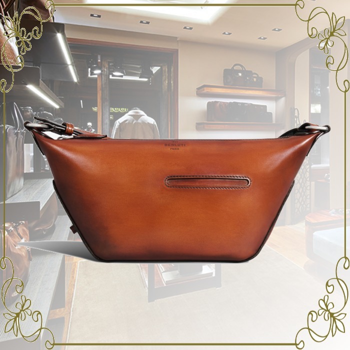 【★完売必至★】Berluti ☆ トゥジュール レザーメッセンジャー