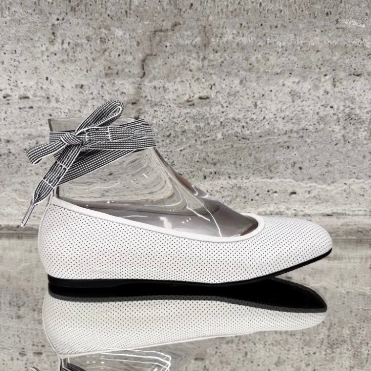 【足元エレガント】DIOR D-Journey レースアップバレリーナ リボンが可愛い☆】DIOR D-Journey レースアップバレリーナ