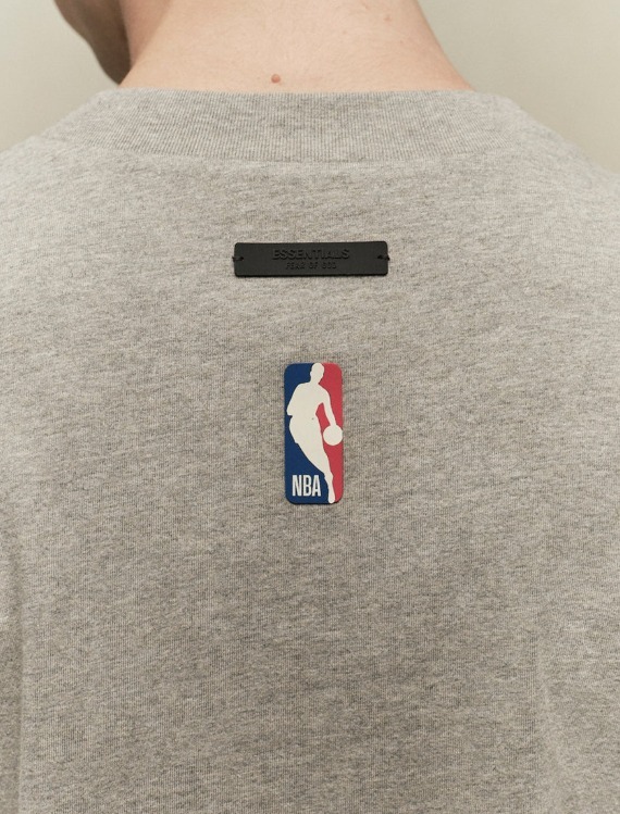 【関込】FOG ESSENTIALS エッセンシャルズ◆LAKERS ロゴ Tシャツ Los Angeles Lakers x Fear Of God Essentials Short Sleeve T