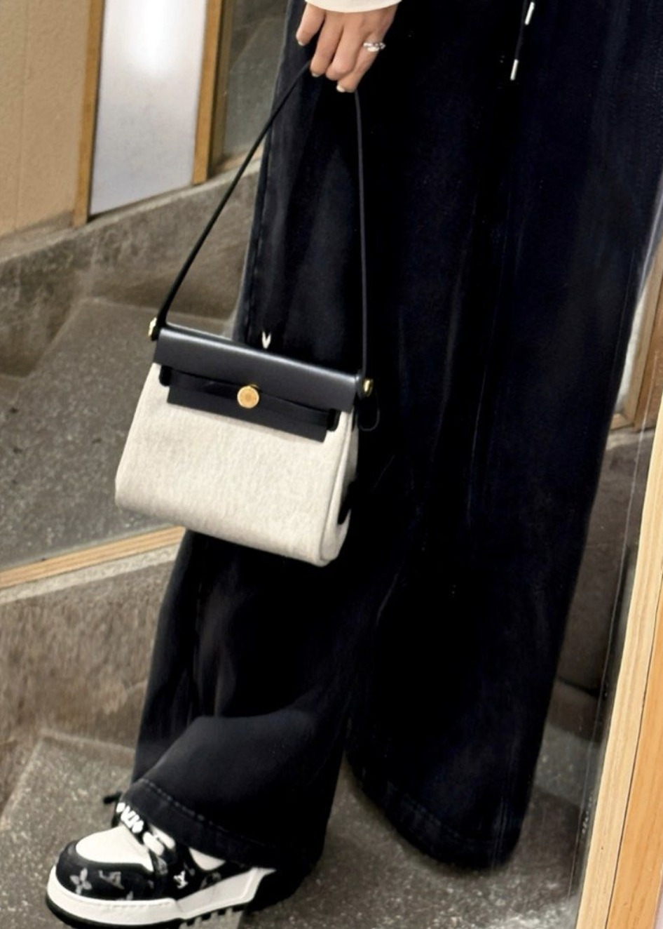 HERMES エールバッグ ジップ 20 ミニバッグ 正規品 人気 1001283_001_676.jpg