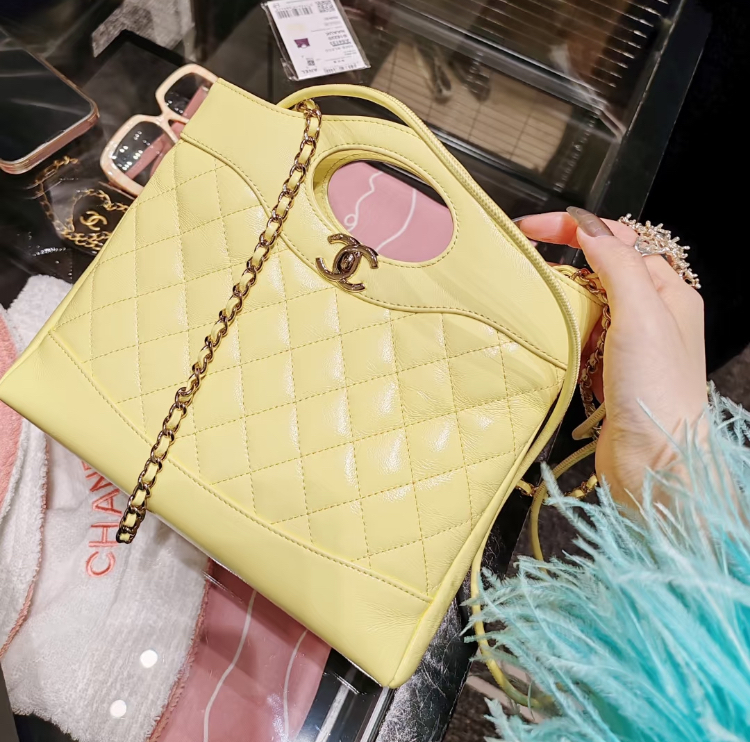 国内発送【上品でエレガント】CHANEL 31 ミニショッピングバッグ 完売必至*【CHANEL】CHANEL 31 ミニ ショッピング バッグ