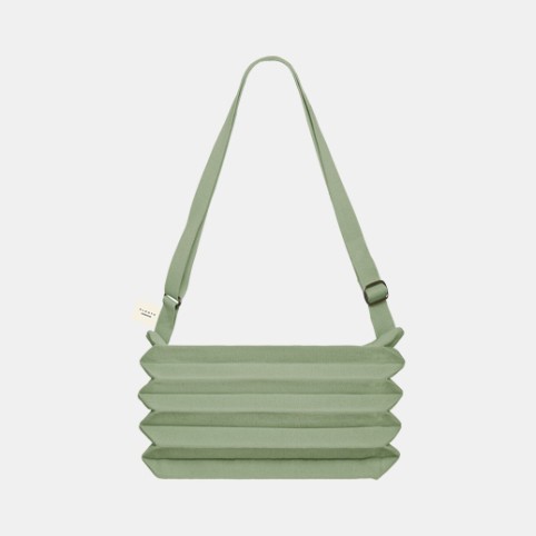 PLEATS MAMA 正規品関税込み NEW SACOCHE BAG SAGE