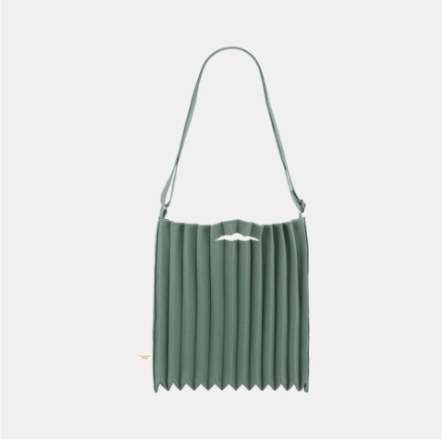 PLEATS MAMA 正規品関税込み STUDIO BAG TEAL GREEN
