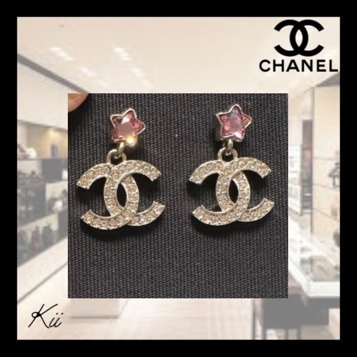◇ 華やかで大人可愛い【CHANEL】ピアス ◇