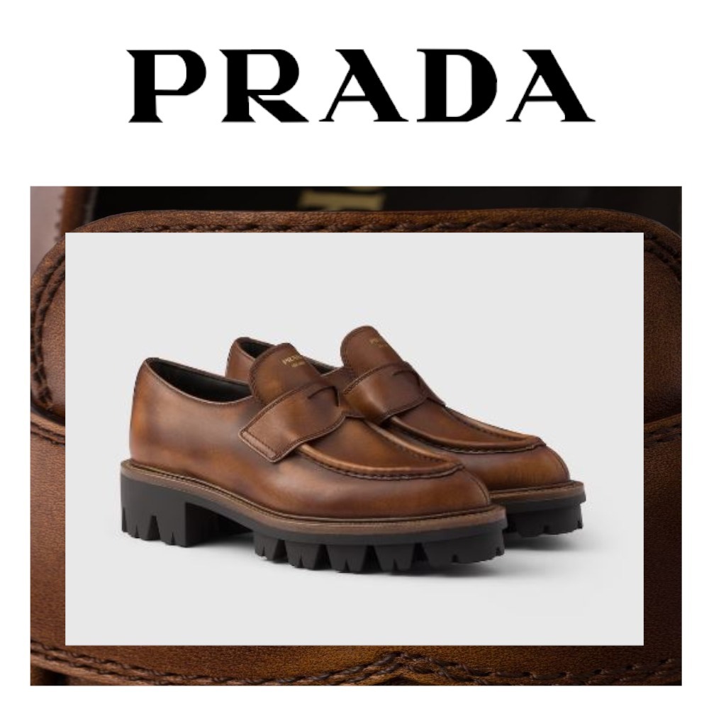 注目の新作♪【PRADA】レザー ローファー