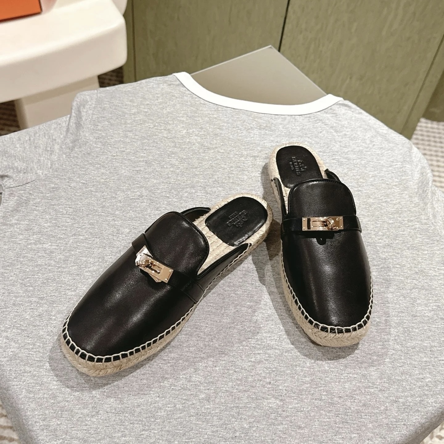 【美しさ際立つ♪】HERMES ミュール《フェリアエスパドリーユ》