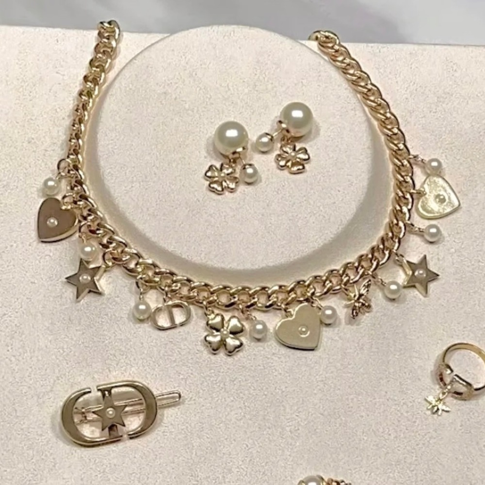 【華やかでエレガントな装い♪】DIOR★Lucky Dior ネックレス